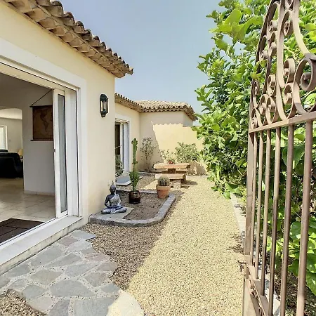 Secluded In Agia Triada With Private Pool Hébergement de vacances *